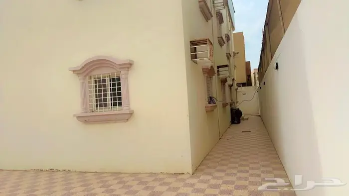 للبيع عمارة سكنية دورين وملحق في أبها حي الغدير 3