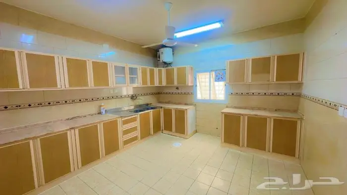 للبيع عمارة سكنية دورين وملحق في أبها حي الغدير 7