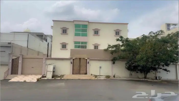 للبيع عمارة سكنية دورين وملحق في أبها حي الغدير 2
