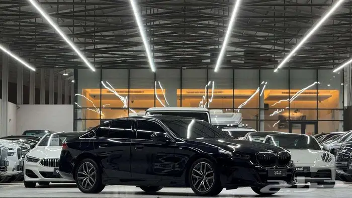 2024بي ام دبليو 520أي BMW 520I 1