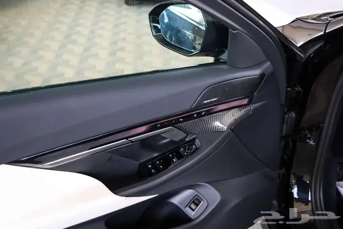 BMW 520 2026 ام كت اسود داخل اوفوايت 12