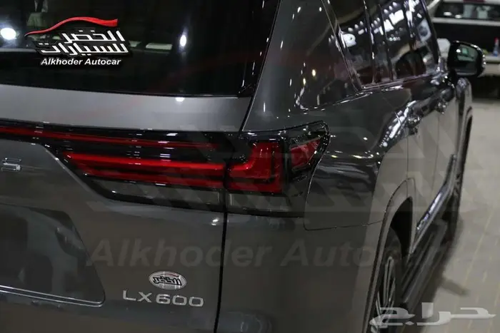 ليكزس LX600 خليجي فضي 2025 16