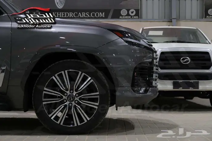 ليكزس LX600 خليجي فضي 2025 18