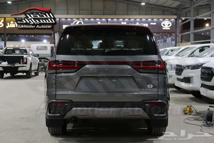 ليكزس LX600 خليجي فضي 2025 2