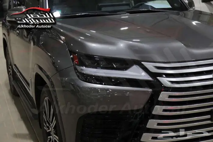 ليكزس LX600 خليجي فضي 2025 17