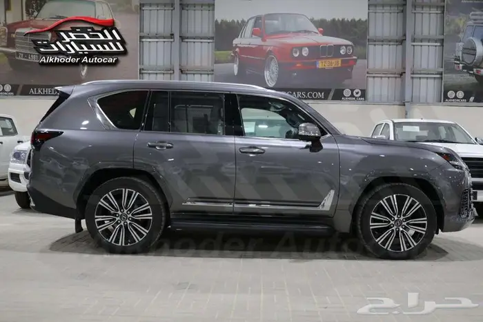 ليكزس LX600 خليجي فضي 2025 20