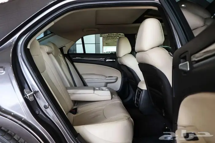 كرايزلر C300 معدل SRT موديل 2016 15