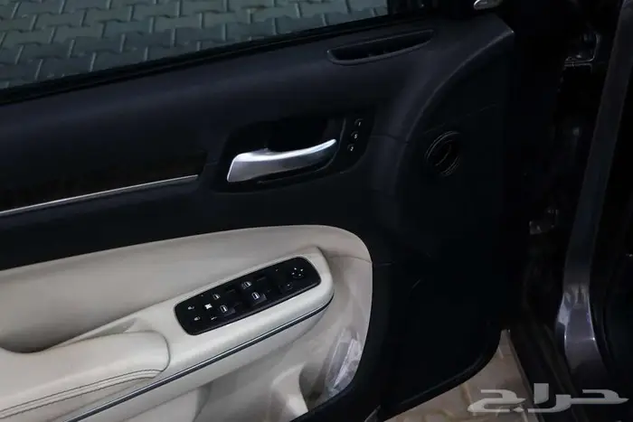 كرايزلر C300 معدل SRT موديل 2016 13