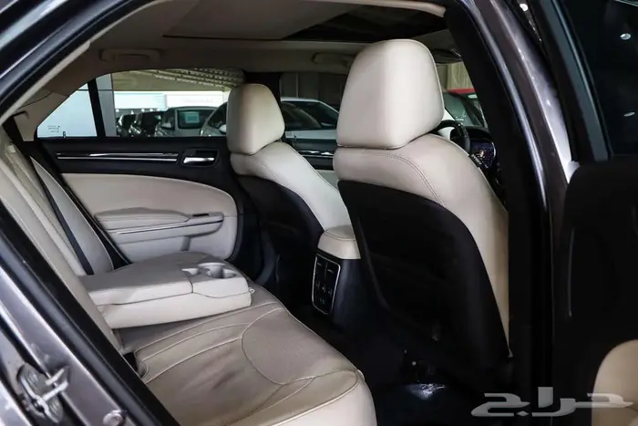 كرايزلر C300 معدل SRT موديل 2016 14