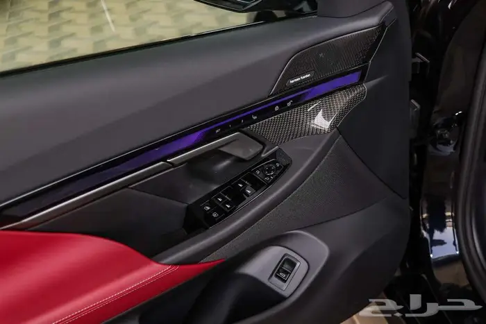 BMW 520 MKIT 2026 اسود داخل عنابي 19