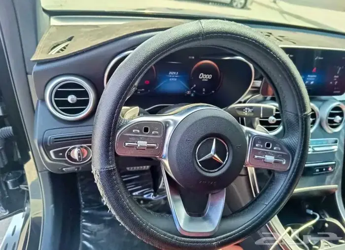 مرسيدس glc 300 4matic 2020 17