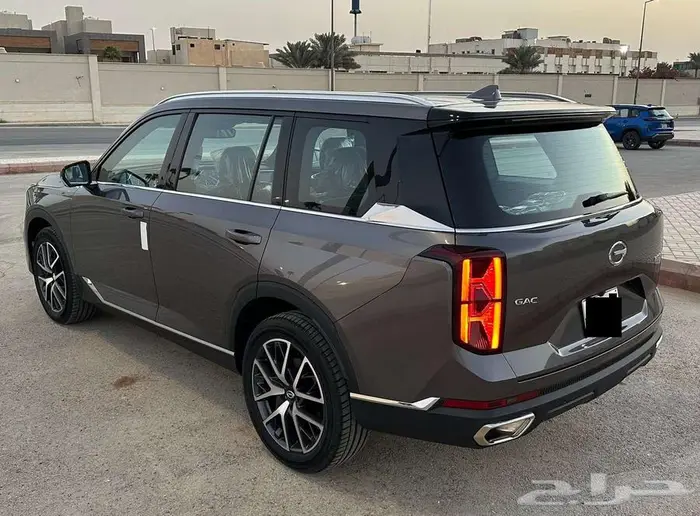 للبيع GAC GS8 4WD السياره مخزنه 6