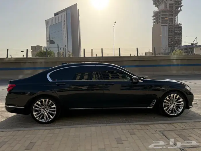 بي ام 730 ال اي 2018 1