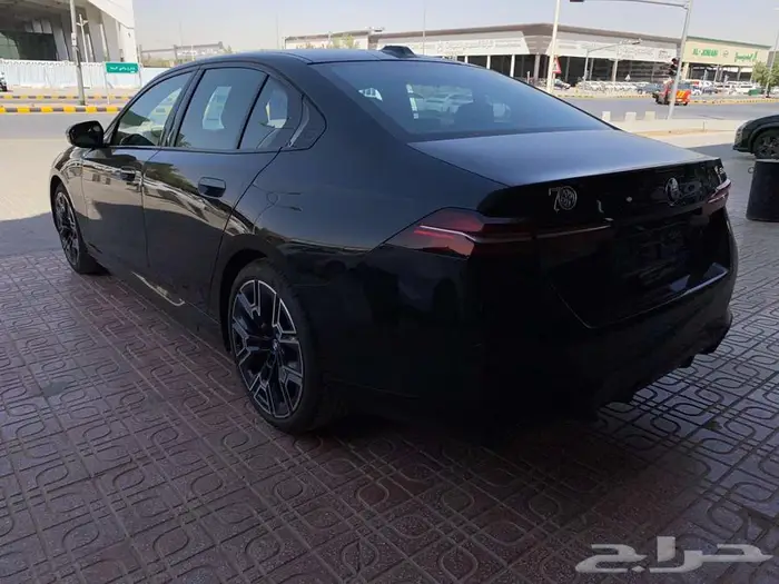 بى ام دابليو (BMW 520i ( 2026 6
