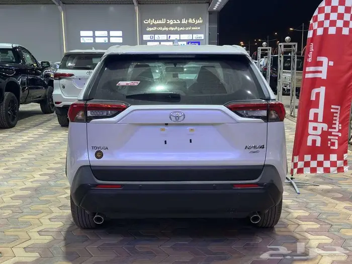 تويوتا راف فور LE بنزين دفع رباعي 2025 11