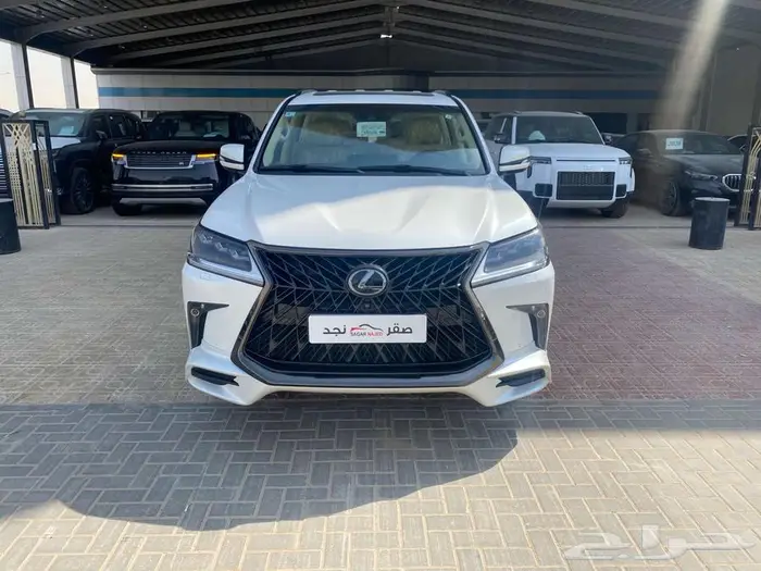 لكزس LX570 بلاك اديشن موديل 2020 0