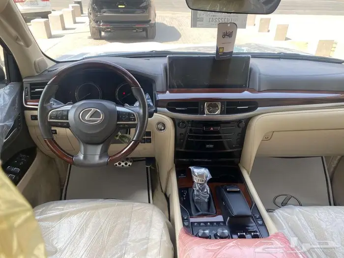 لكزس LX570 بلاك اديشن موديل 2020 8