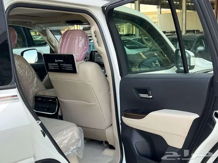 تويوتا جي اكس ار 2025 فل كامل (بريمي) كاش واقساط 11