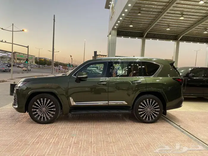 لكزس LX600 VIP 2024 زيتي سعودي 4