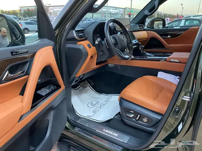 لكزس LX600 VIP 2024 زيتي سعودي 15