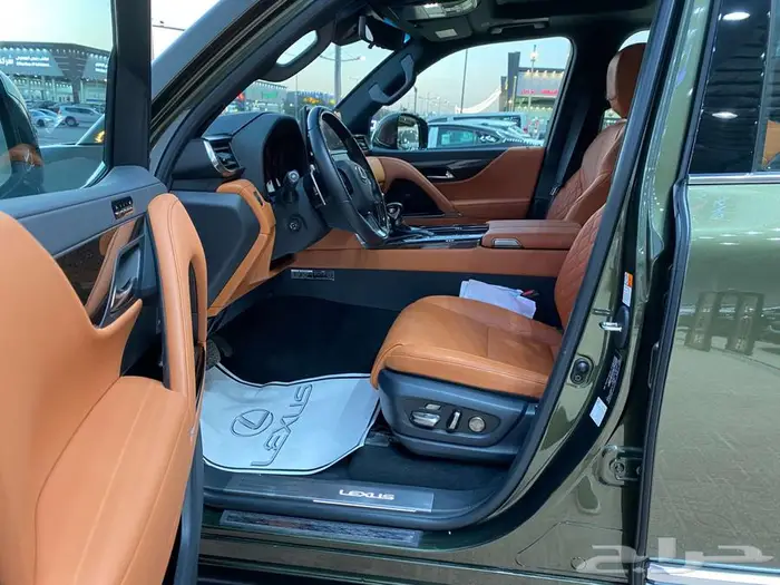 لكزس LX600 VIP 2024 زيتي سعودي 9