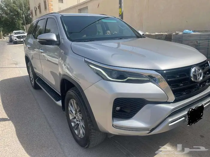 Toyota Fortuner VX3. full options 4.0L 2