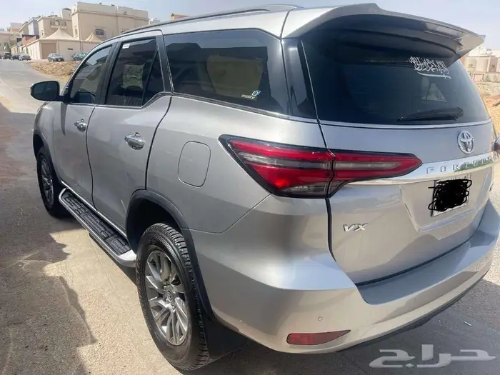 Toyota Fortuner VX3. full options 4.0L 1