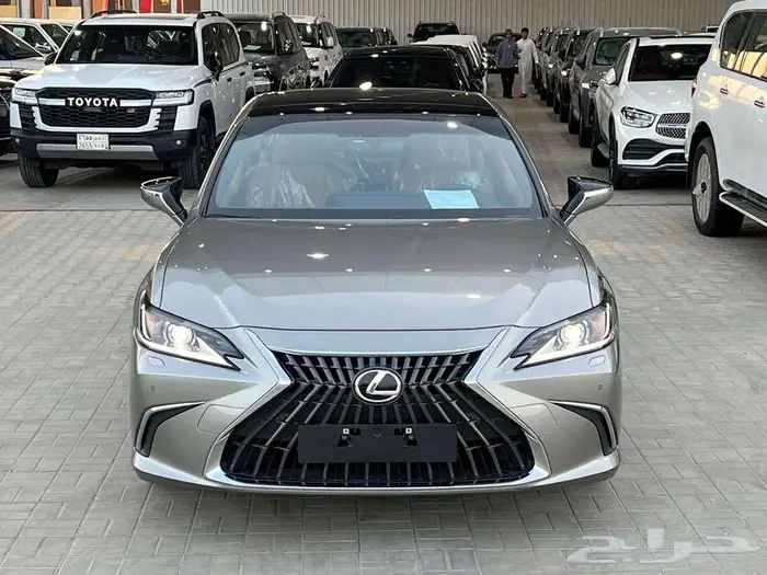 لكزس CC ES350 نص فل بروجكتور 2025 (بريمي) كاش واقساط 4