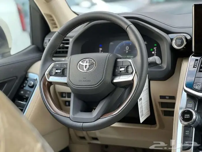تويوتا لاندكروزر GXR L4 فل كامل جلد 2025 (بريمي) كاش واقساط 10