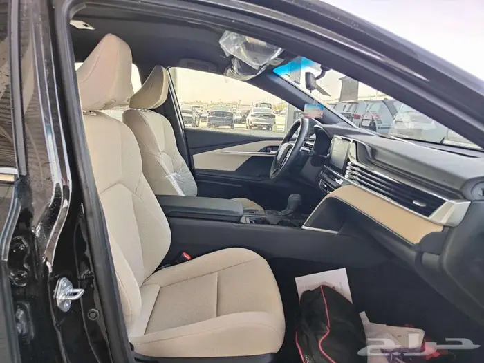 تويوتا كامري E بنزين 2025 سعودي 7