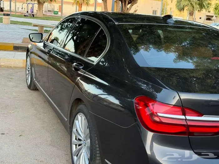بي ام 740Li موديل 2018 3