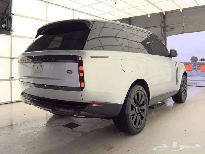 2023 Land Rover Range Rover SE 4