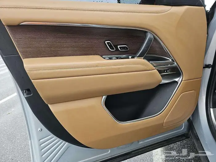 2023 Land Rover Range Rover SE 8