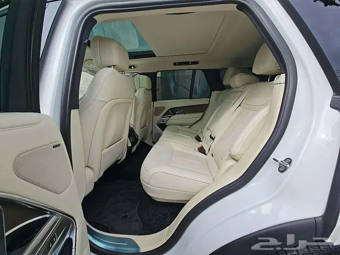 2025 Land Rover Range Rover SE 7