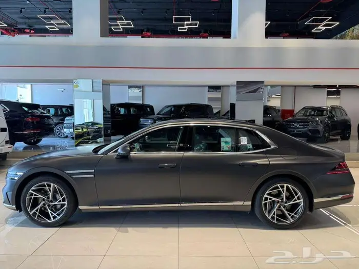 جنسيس 2025 G90 بلاتينوم 7