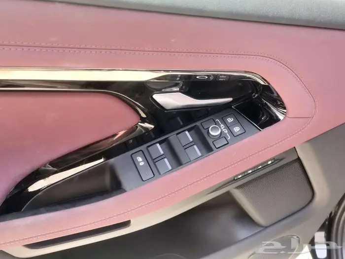 رنج روفر ايفوك SE P250 L موديل 2025 (جديد) 26