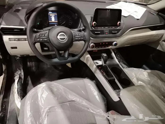 نيسان التيما ستاندر 2025 لون اسود ALTIMA 10