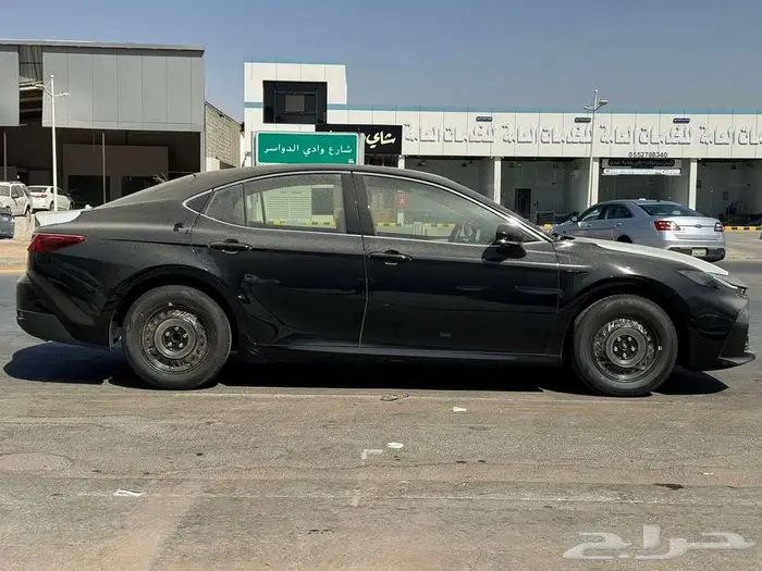 تويوتا كامرى ستاندر خليجى 2025 لمبيعات الكاش والبنوك 6