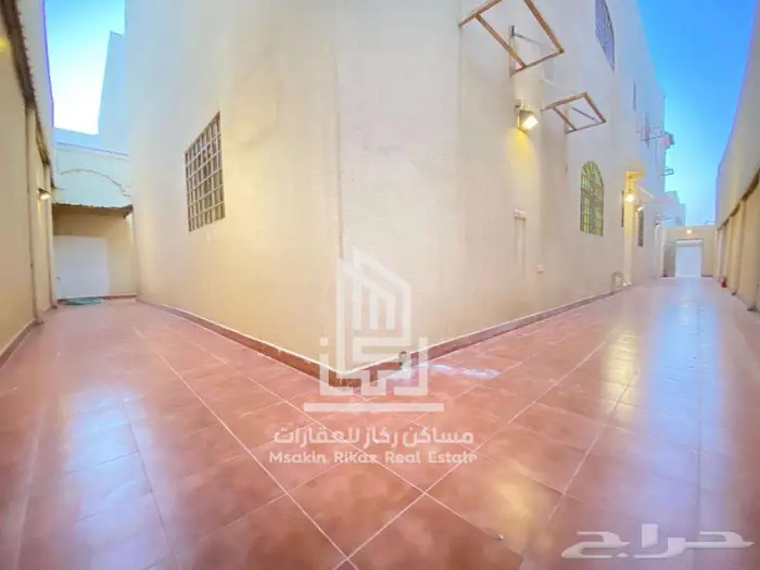 فيلا للبيع بدورين مفصولة في حي السعادة - الرياض 3