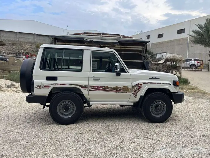 تويوتا مصندق ديلوكس سلق ونش ديزل اتوماتيك ابيض 2025 3