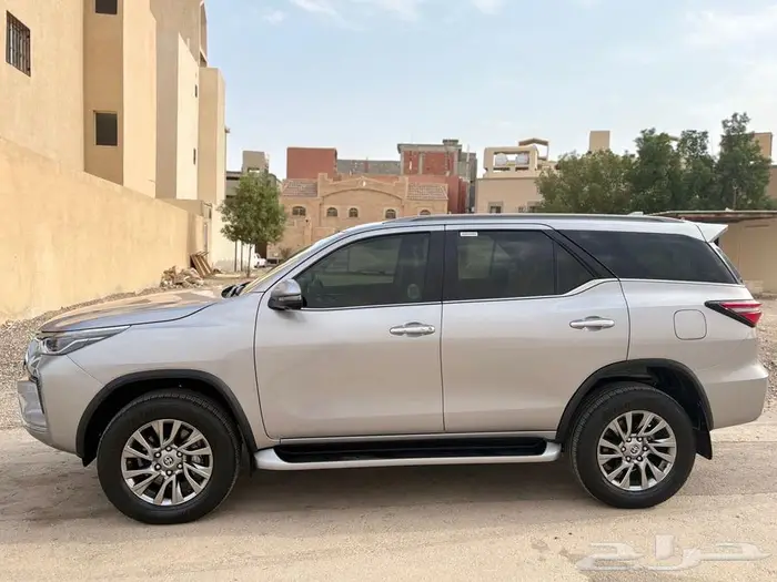 للبيع فورشنر فل كامل المالك الاول 9