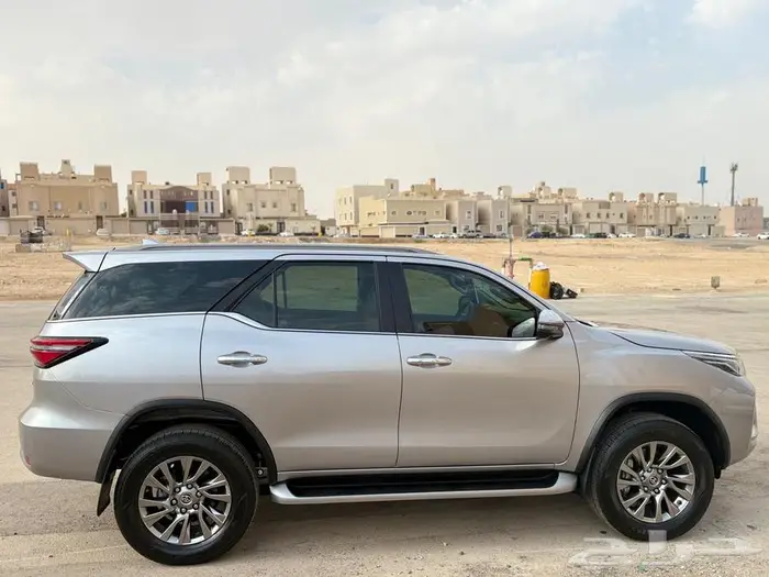 للبيع فورشنر فل كامل المالك الاول 10