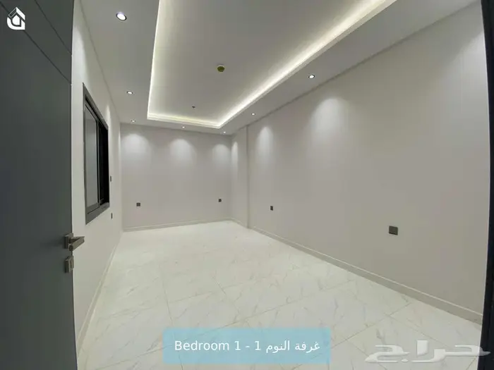 شقة غرفتين وصالة مع 3 دورات مياه بحي النرجس 7