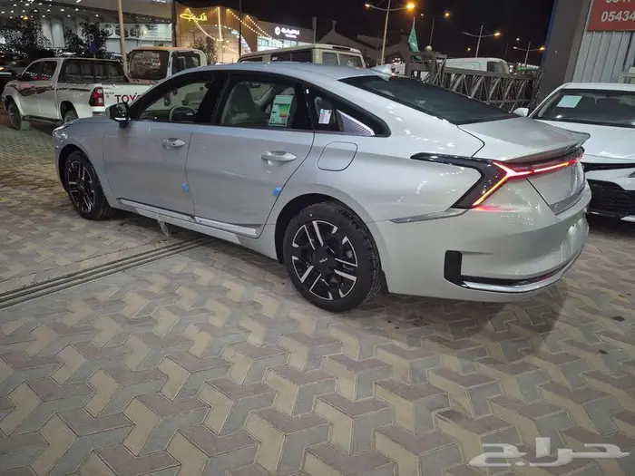 كيا K8 استندر GL بنزين 2026 1