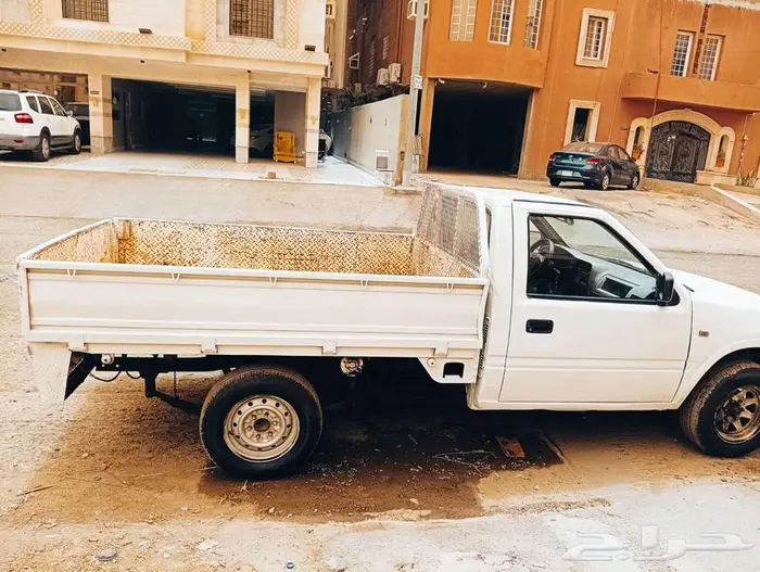 ونيت ايسوزو غمارة موديل 2002 ديزل نظيفة 2