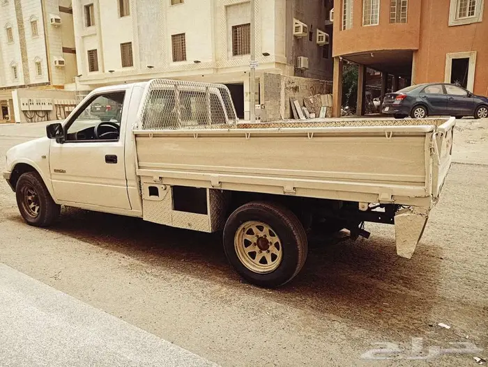 ونيت ايسوزو غمارة موديل 2002 ديزل نظيفة 8