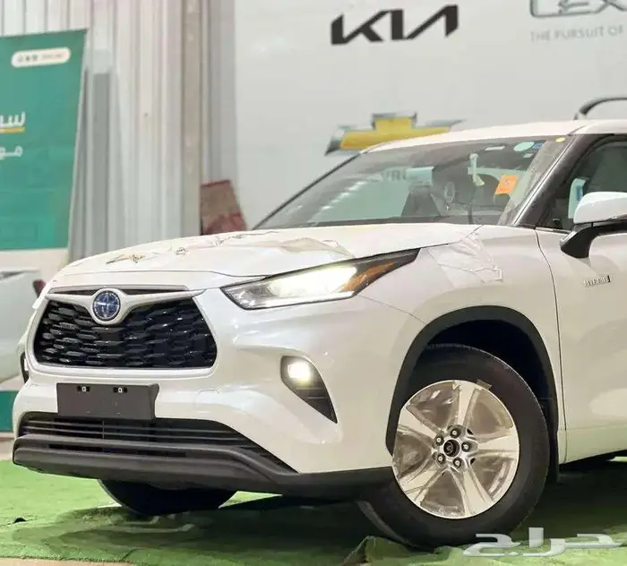 تويوتا هايلندر استاندر ونص فل GLE موديل 2025 5