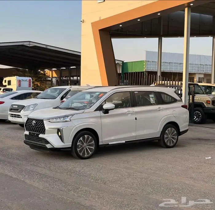 تويوتا فيلوز GLX 2025 0