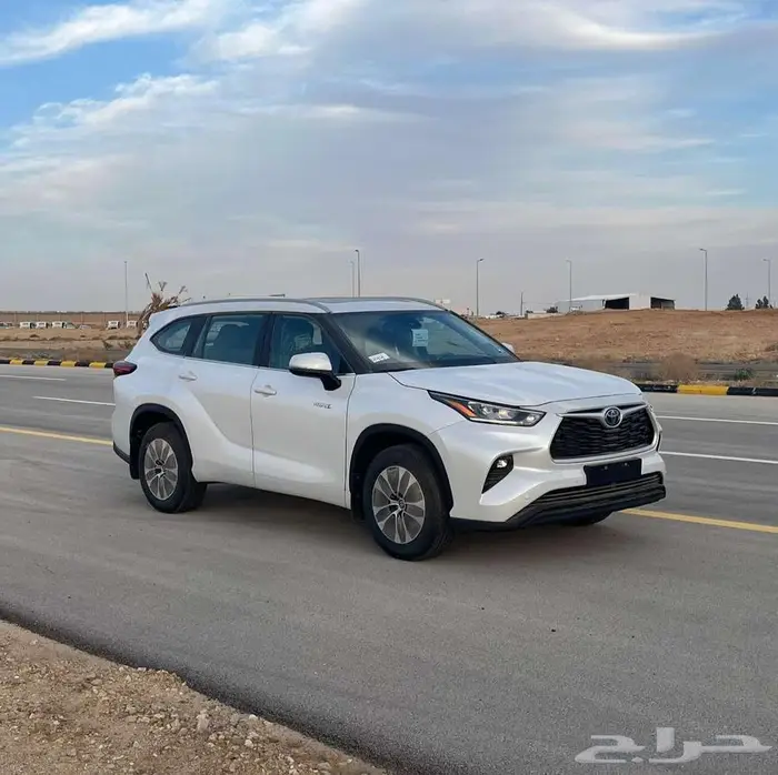 هايلندر موديل 2025 GLE 3