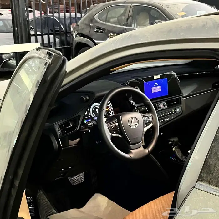 لكزس ES300 AH هايبرد 2025 - عرض بنك الجزيرة 24